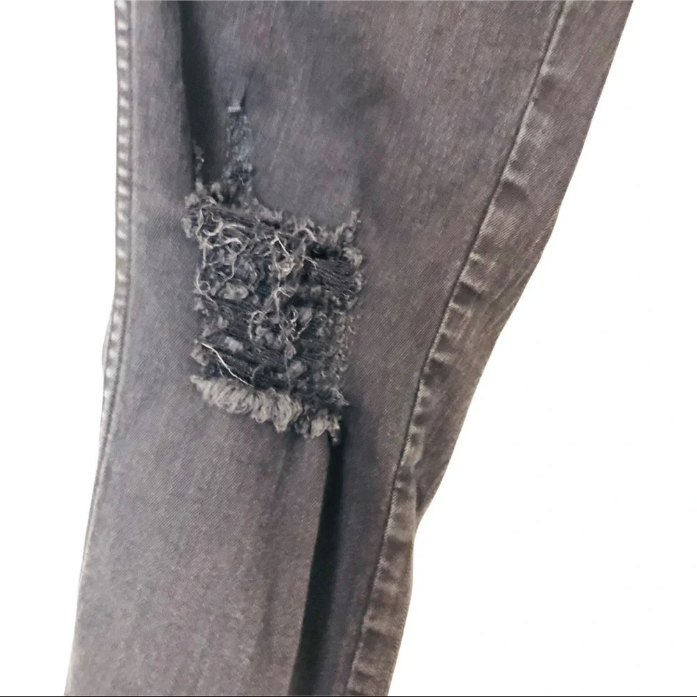 MCGUIRE Vintage Slim High Rise Destroyed Blown Out Knee Jeans Black 27 goth